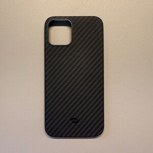 Pitaka iPhone 12 Pro Carbon Fiber Case Ultra Thin and Light